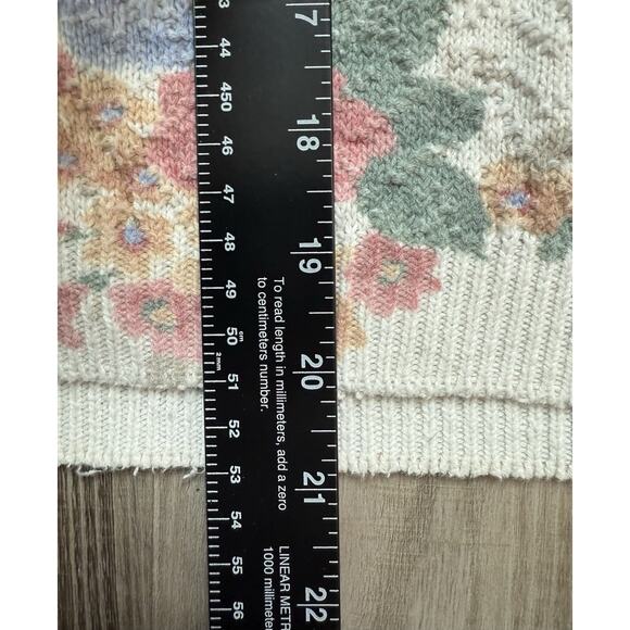 Vintage Woman’s Floral United States Sweaters Made in USA - Picture 6 of 8